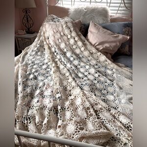 Vintage Crocheted Large Lace Bed Coverlet Cottage-core Victorian Bridgerton-core